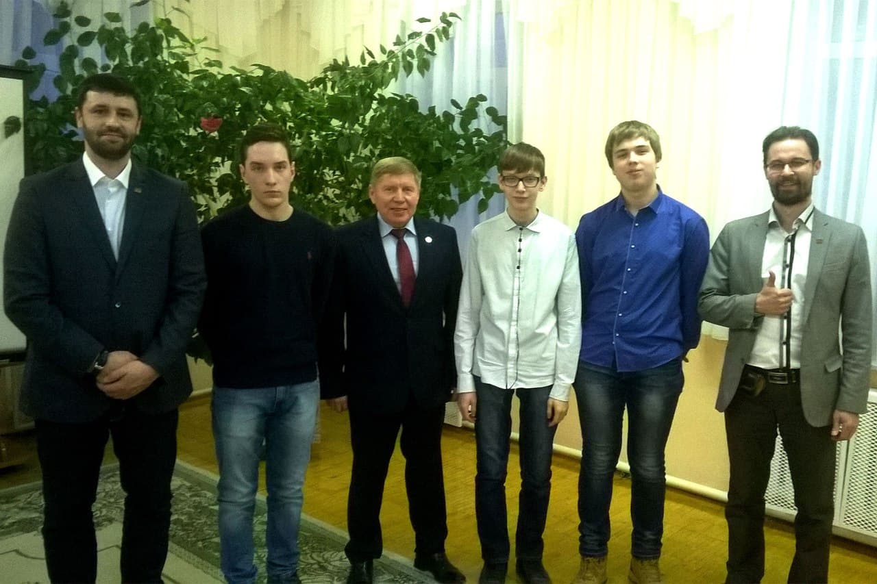 Активисты СРОО «Общее Дело» провели рабочие встречи с родителями, учащимися и волонтерами школ города Лесной Свердловской области по вопросам алкогольной и табачной зависимости