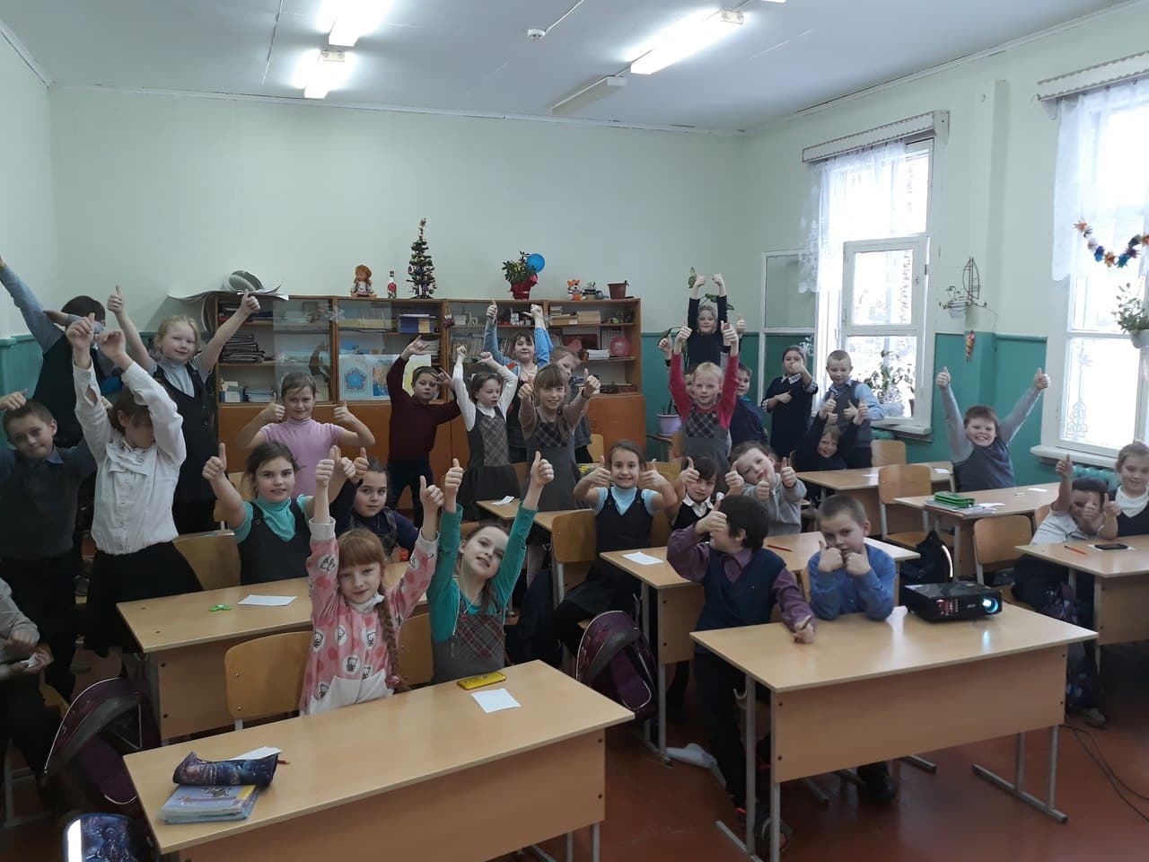 Школьники из поселка Новатор Вологодской области посмотрели мультфильм «Опасное погружение»